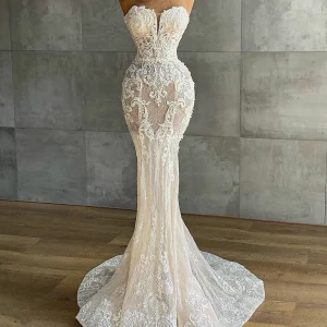 Vestido de noiva sereia com decote em V profundo